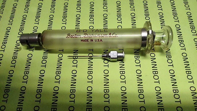 Vintage B-D YALE Glass Syringe with needle USA 5cc