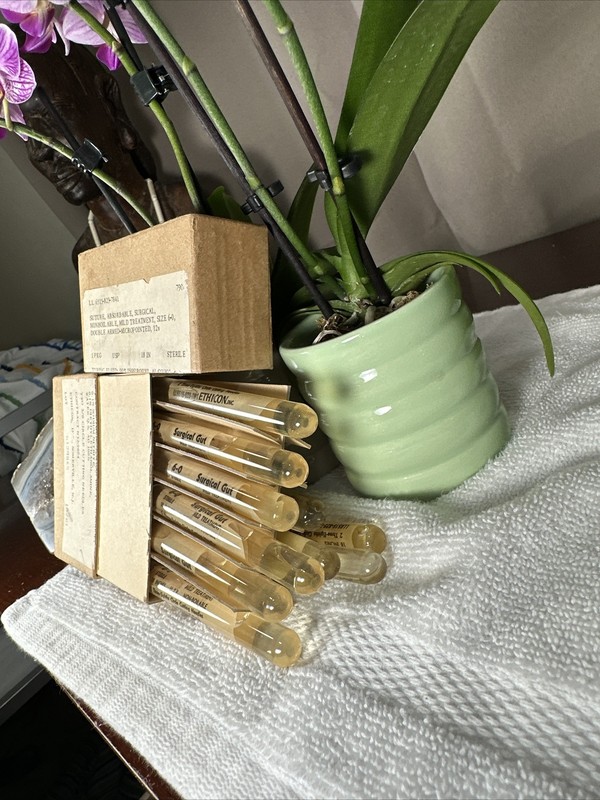 Vintage 1961 Box of 12 NEW Gut Absorbable Sutures 18in RARE Collectible gallery