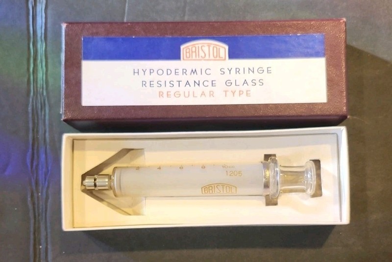 Bristol Glass K7-1205 10cc Hypodermic Syringe Regular Type New In Box Oddities