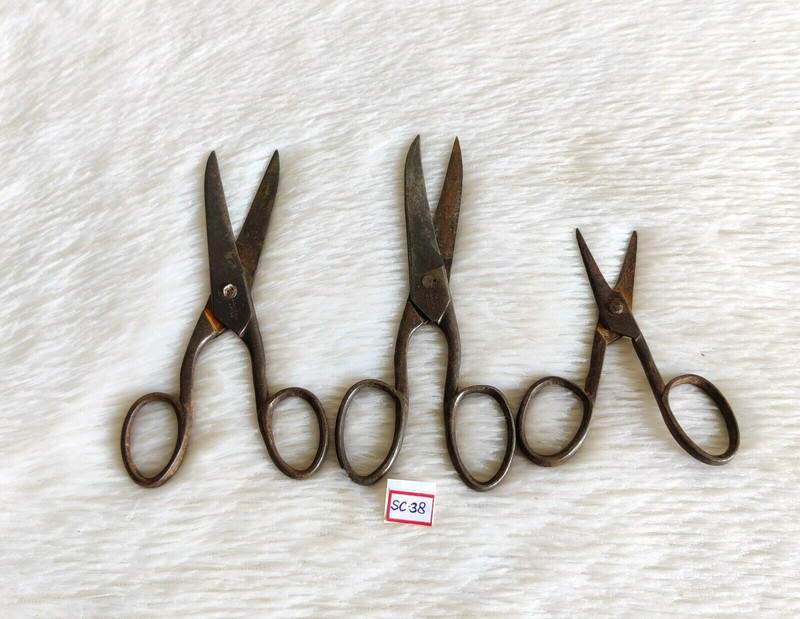 1940s Vintage Iron Unique Shape Decorative Scissors Set Of 3 Collectible SC38