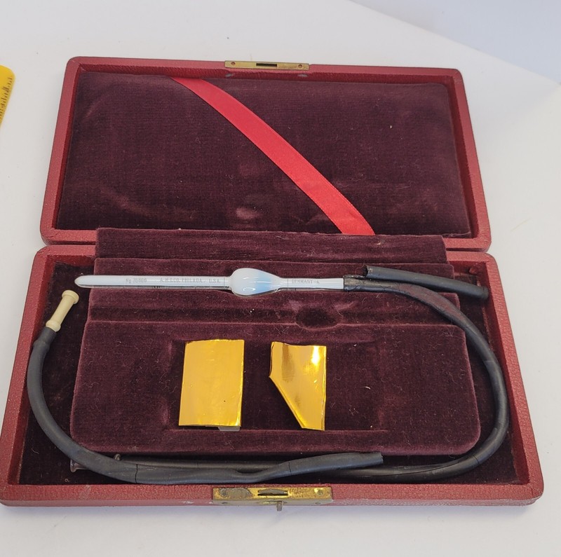 Vintage Medical HAEMACYTOMETER Spencer Bright Line In Original Red Case READ gallery