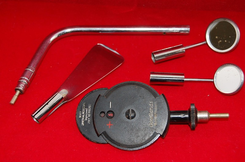 VINTAGE 1940'S ERA GOWLLANDS England NO 2 OPHTHALMOSCOPE OTOSCOPE + CASE - Works gallery