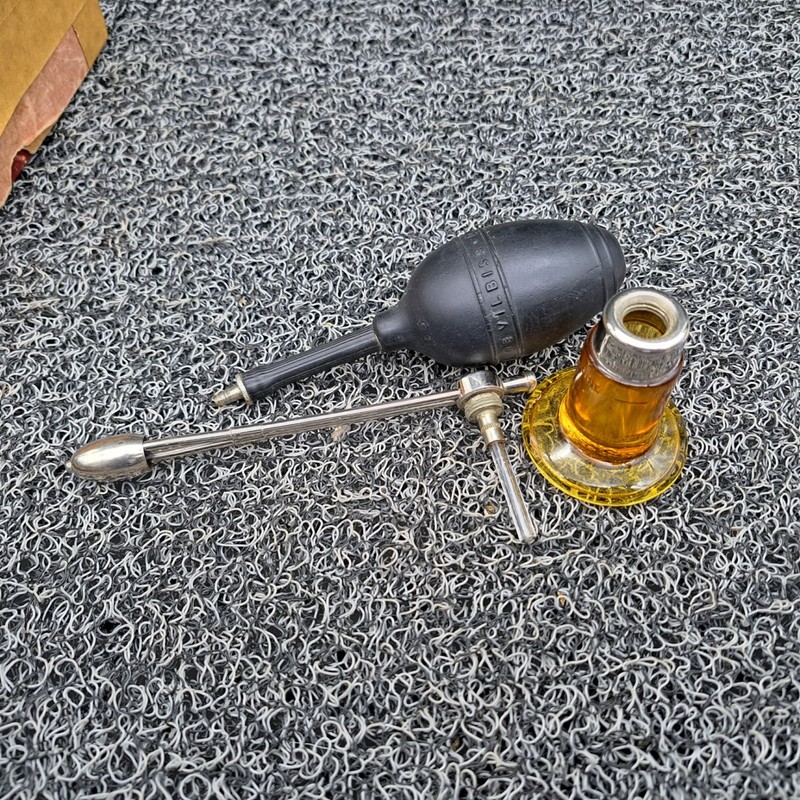 Vintage DeVilbiss No.16 GLYO-Thymoline-Nose & Throat Oil Sprayer gallery