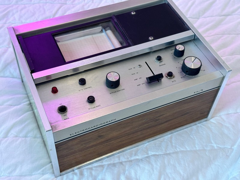 Burdick EK-5 Portable Electrocardiograph EKG Vintage Medical Patient Monitor