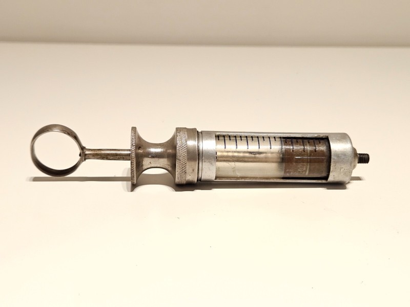 ANTIQUE RARE MEDICAL DOCTORS GLASS ALUMINUM AND CHROMED METAL SYRINGE