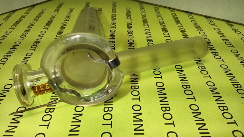 Vintage B-D YALE Glass Syringe with needle USA 5cc gallery