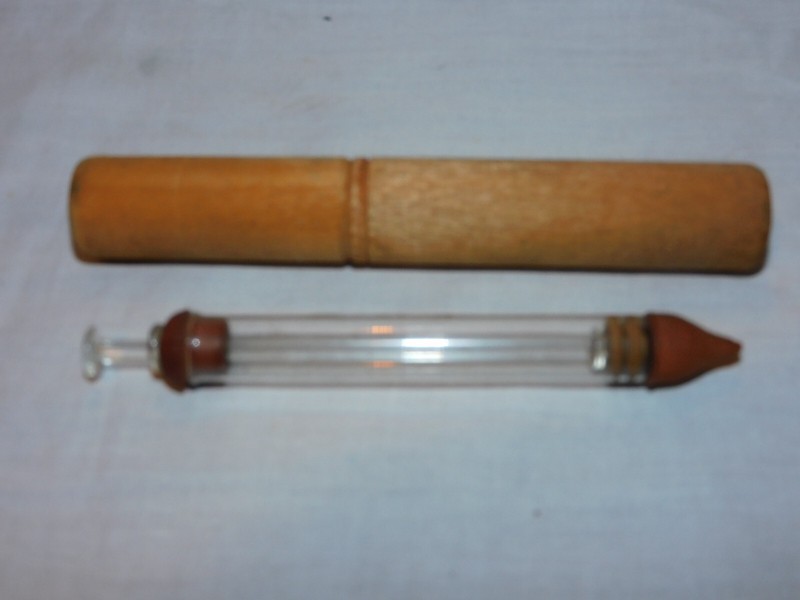 ANTIQUE CLEAR GLASS MEDICAL SURGICAL SYRINGE IN ORIGINAL WOOD TUBE HOLDER