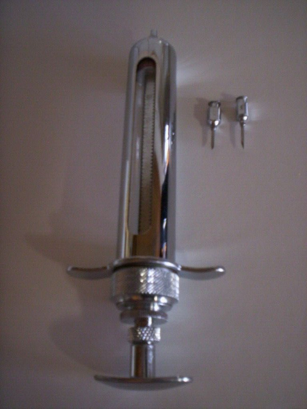 VTG WIMCO Veterinary Syringe DL-105 W/ Box gallery