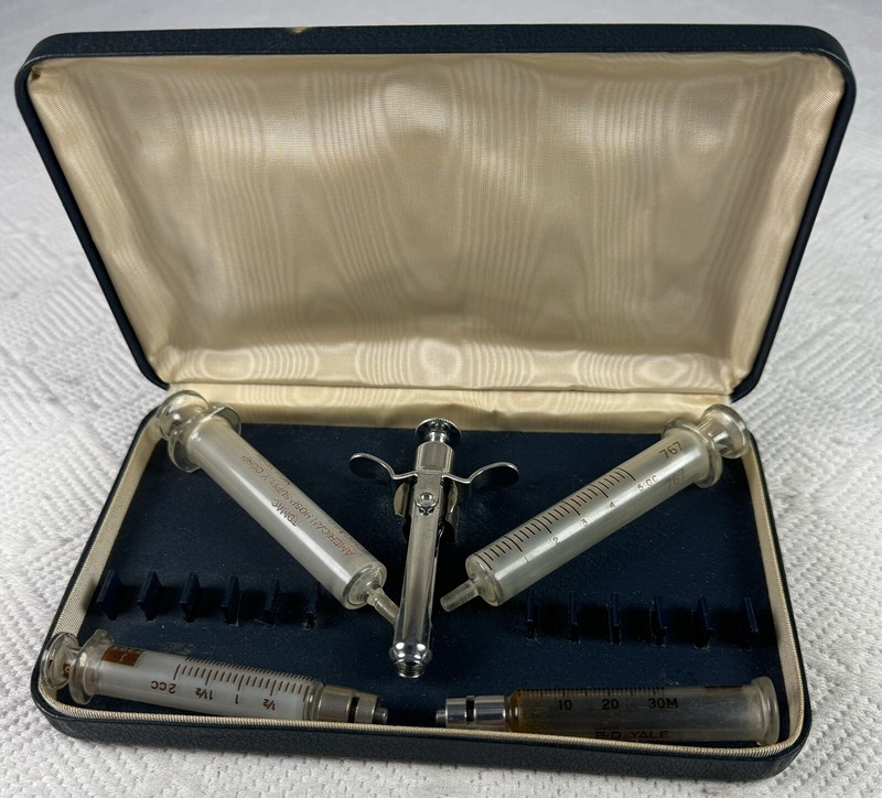 Vintage WYETH Tubex SS Hypodermic Surgical Syringe With Assorted Glass Syringes