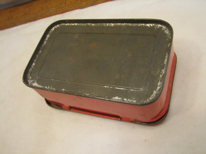 Vintage Tabloid First Aid Snake Bite Kit Tin Burroughs Wellcome Medical gallery