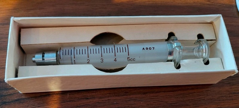 VINTAGE 5CC GLASS LUER LOCK HYPODERMIC SYRINGE