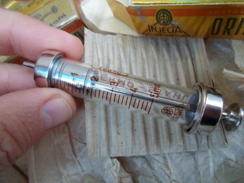 Vintage 1970's LOT of 5 GermanThermo Glass Syringe Injecta Original Record 5ml gallery