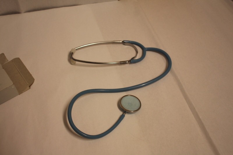 Labtron Nurses Stethoscope - Original Box light blue and silver gallery