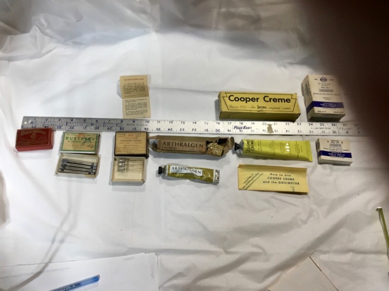 Vintage medication and needles — Sold as a LOT OF SIX (6) items. gallery
