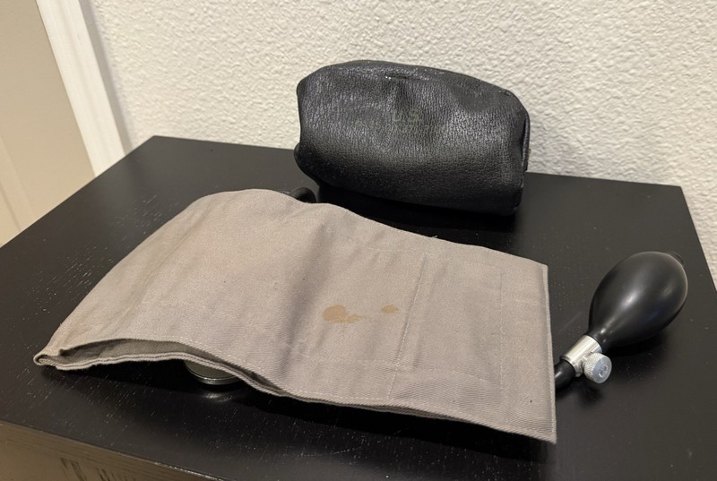 Vintage Marshall Sphygmomanometer Blood Pressure Monitor w/ Military Case - Used gallery