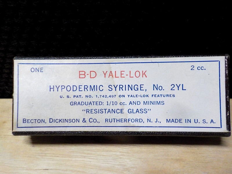 VINTAGE B-D YALE-LOK HYPODERMIC SYRINGE NO. 2YL 2 CC. BECTON, DICKINSON & CO