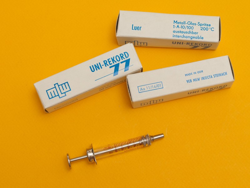 GLASS SYRINGE 1ml MLW GDR German Rekord Vintage REUSABLE HYPODERMIC Luer