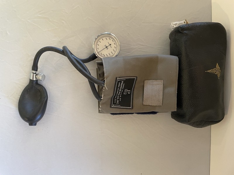 Vintage Propper Mfg. Co. Blood Pressure Cuff Sphygmomanometer w/ Case gallery