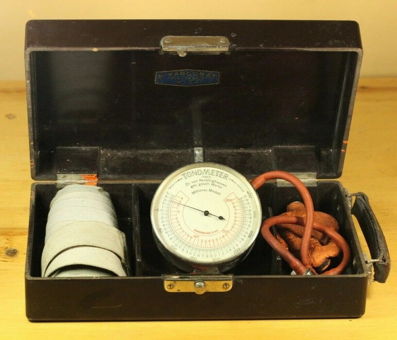 WWII German Medical Oscillotonometer von Recklinghausen Bakelite K.Marggraf Riga