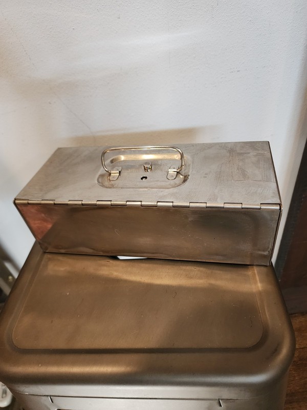 VINTAGE LIFELINE HETHERINGTON TECHNIQUE STERILIZATION SYRINGE HOLDER MEDICAL Box gallery