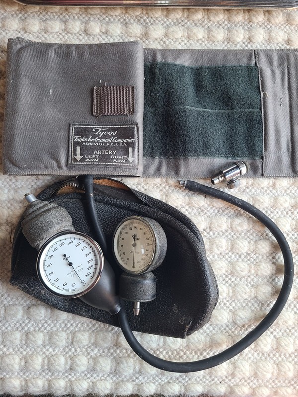Vintage Tycos Taylor BP Set w/ Baum Valve Dr Higgins 1940s Asheville NY