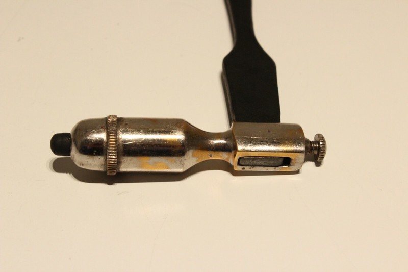 VINTAGE WW2 ERA MEDICAL DOCTORS REFLEX ORTHOPEDIC HAMMER WITH WOODEN HANDLE gallery