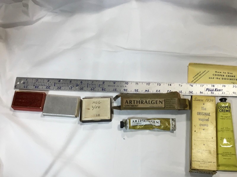 Vintage medication and needles — Sold as a LOT OF SIX (6) items. gallery
