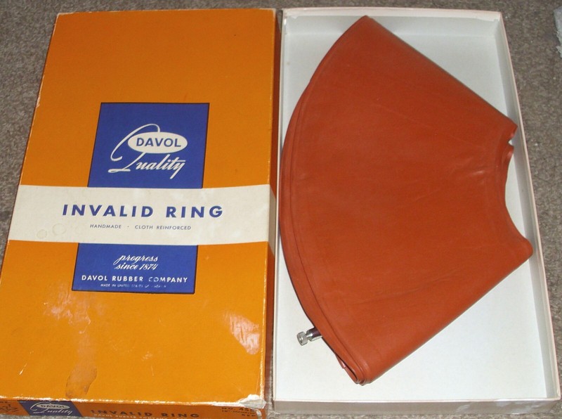 VINTAGE 1960’s DAVOL INVALID RING #458 18″DIAMETER ORIGINAL BOX N.O.S.
