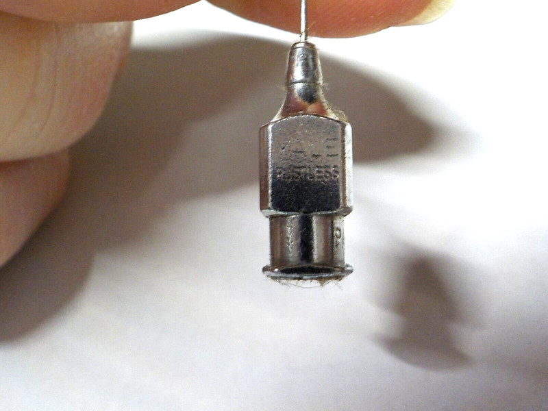 VINTAGE B-D YALE-LOK HYPODERMIC SYRINGE NO. 2YL 2 CC. BECTON, DICKINSON & CO gallery