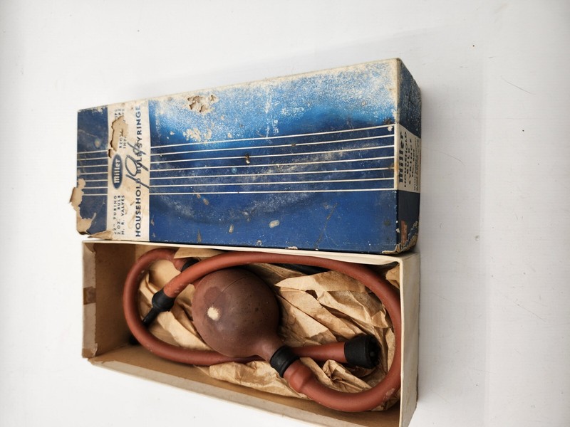 VINTAGE MILLER HOUSEHOLD BULB SYRINGE VAGINAL RECTAL DOUCHE READ gallery
