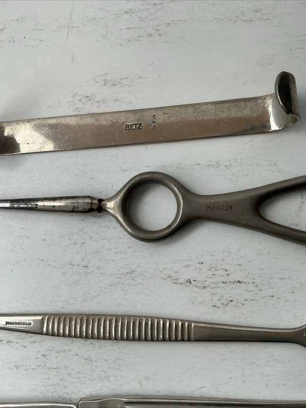 Vintage MEDICAL RETRACTORS 5 Pieces gallery