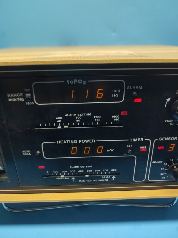 Vintage Lifespan 100 tsPO2 monitor, Model 2005BN, 105-125 V, 50Hz-60 Amp gallery