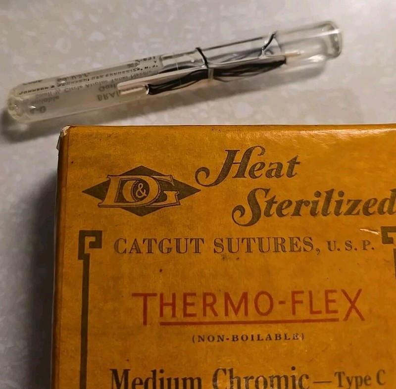 Vtg Catgut Sutures Vac Seal Glass PER VIAL TypeC Size000 Med Chromic ThermoFlex