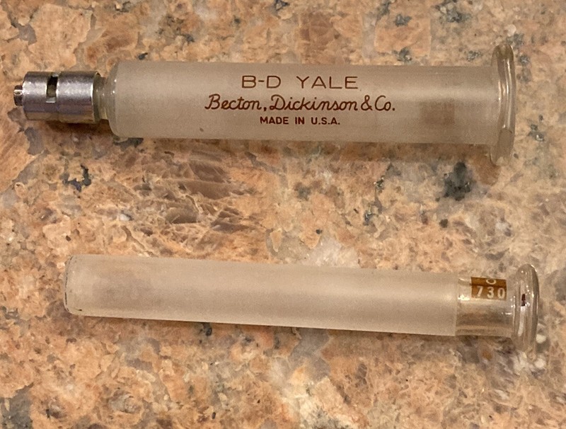 Vintage 1940s 1950s B-D YALE Glass Syringe O 730 USA gallery